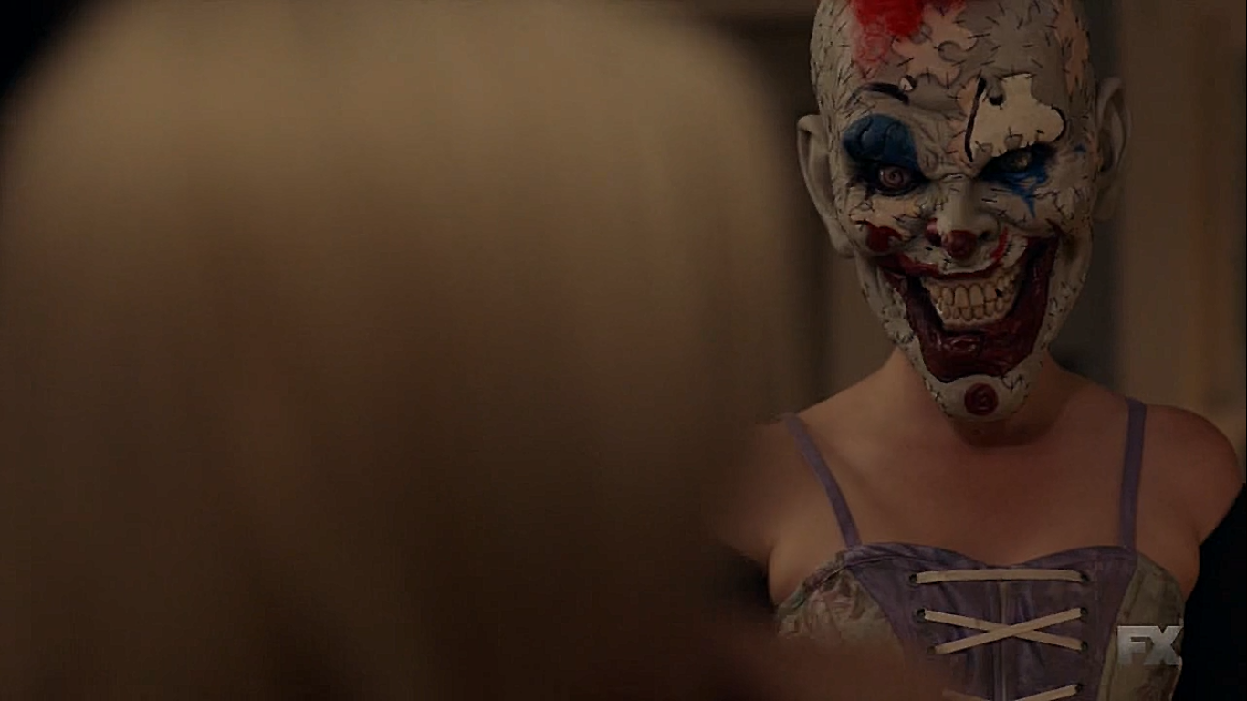 American Horror Story Cult 7x03 Neighbors From Hell Loggado